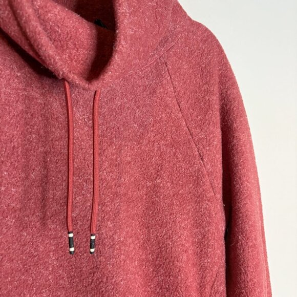 Nike Women’s Therma Cowl Training Top in Red - Picture 3 of 6